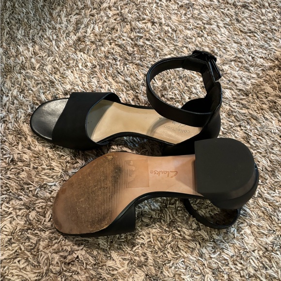 Clarks Black Ankle Strap Heeled Sandal Size 8 - Picture 6 of 7